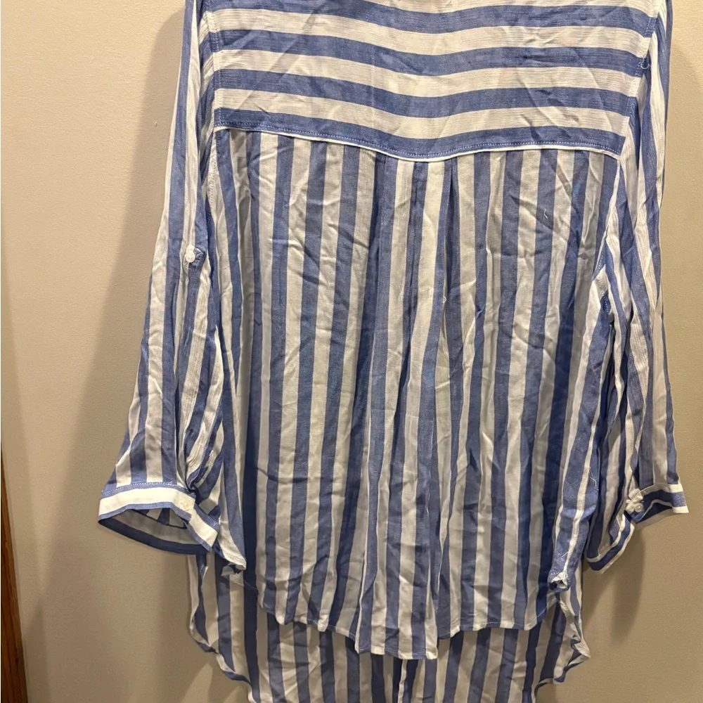 🔥 2/$10 3/12$ Vixbe XL Striped Button-Up Shirt - Picture 5 of 6